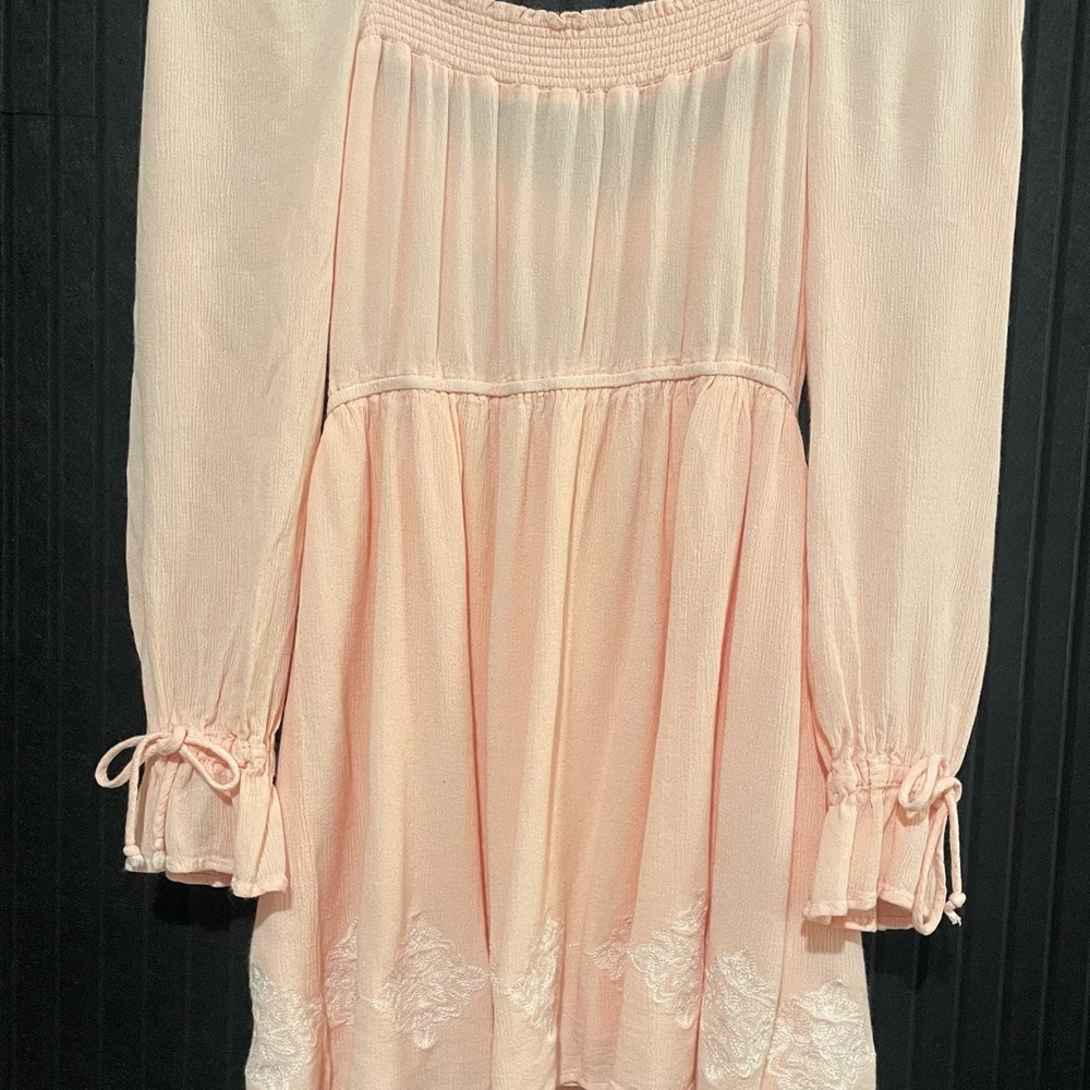 Taylor & Sage Mini Dress Long Sleeve Embroidered Detail Pink Dress, Medium